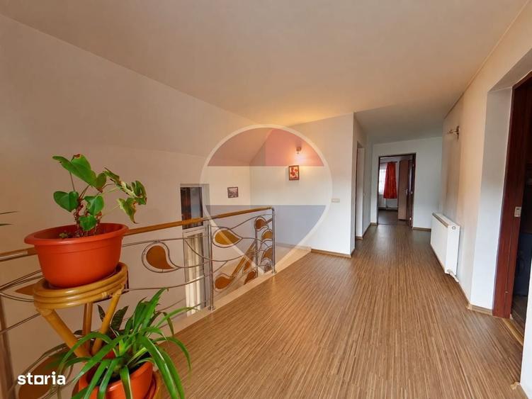 Casă cu 4 camere cu Teren 622 Mp în Bârsana
