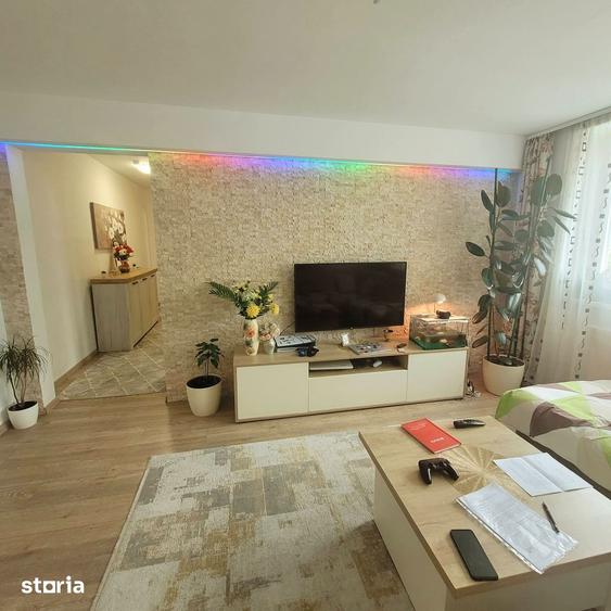 Apartament cu 2 camere semidecomandat, mobilat în Ștrand