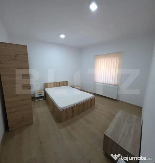 Apartament cu 4 camere semidecomandat în Central