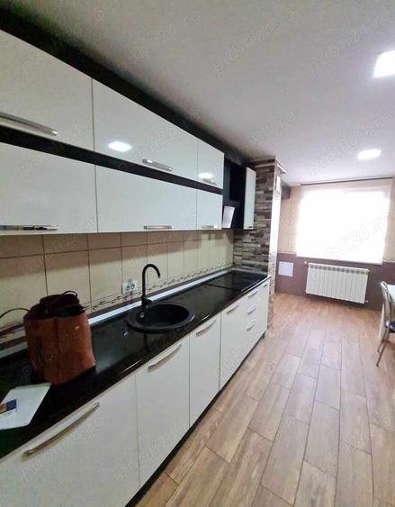 Vand apartament 3 camere spatios - 9