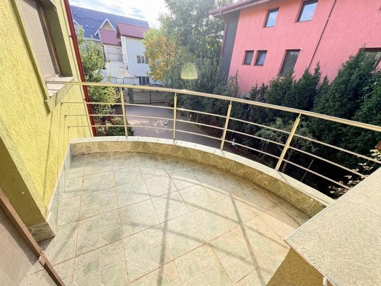 Casă individuală cu 5 camere cu Canalizare în Sud