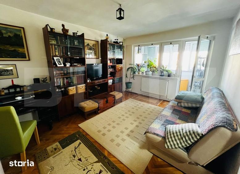 Apartament cu 3 camere în Dâmbu Pietros