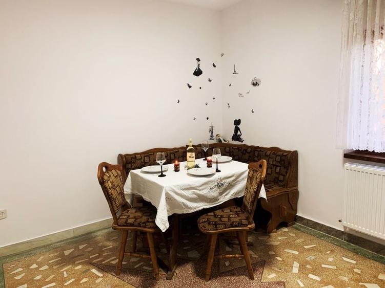 Casă cu 4 camere decomandat în Agigea