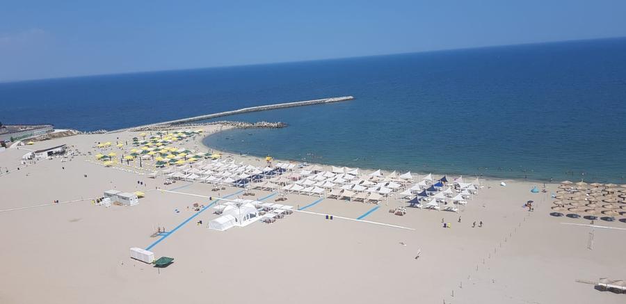 Apartament cu 3 camere decomandat, mobilat în Faleza Nord