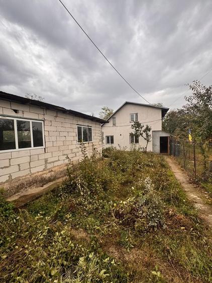 Casă individuală cu 1 camere cu Canalizare în Vest