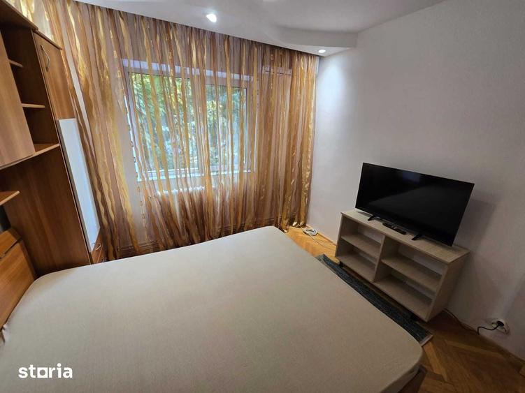 Apartament cu 3 camere decomandat în Păcurari