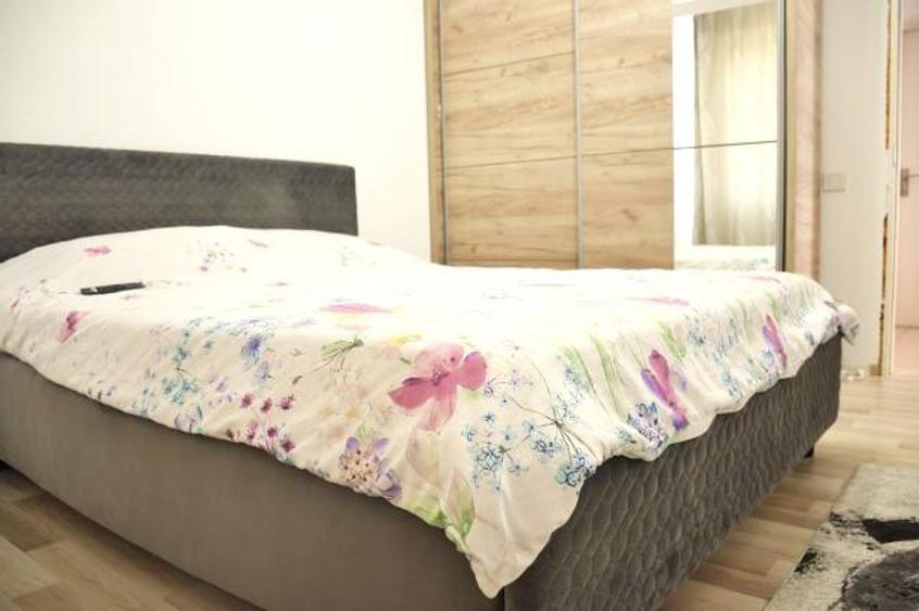 Apartament cu 2 camere decomandat în Micro 12