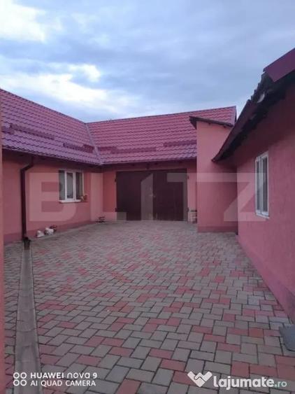 Casă cu 4 camere cu Teren 1600 Mp în Central