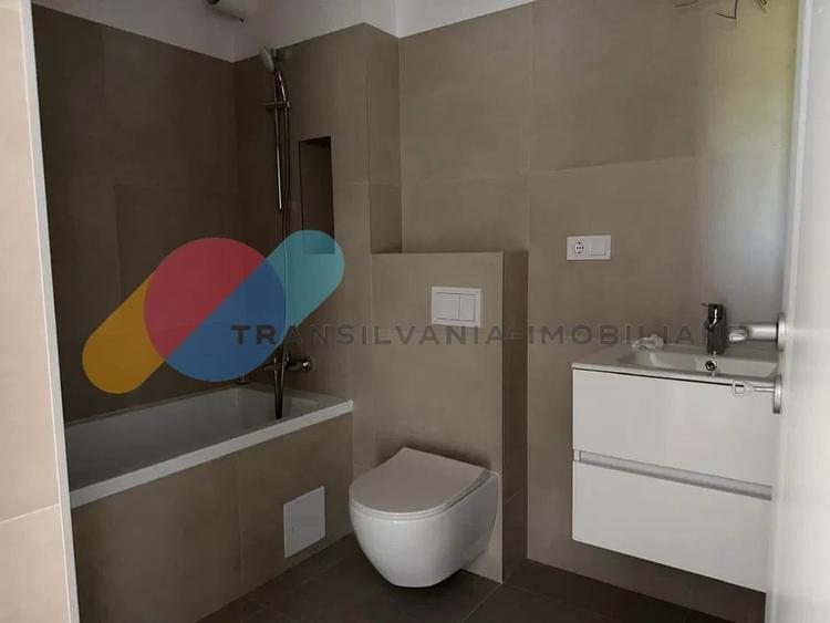 Apartament cu 3 camere semidecomandat în Apahida