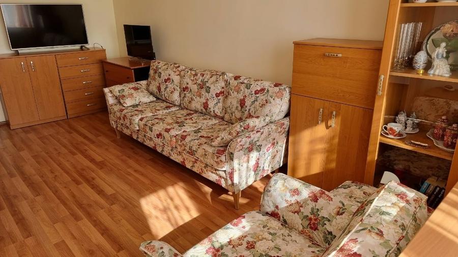 Apartament cu 3 camere semidecomandat, mobilat în Circumvalațiunii