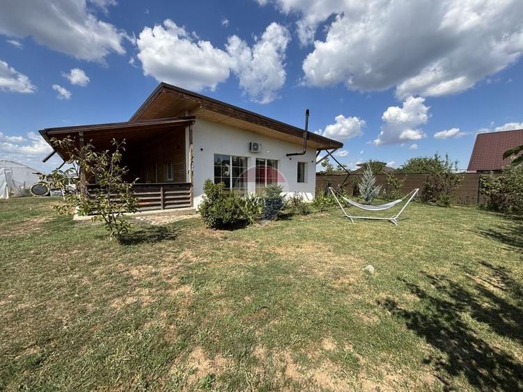 Casă individuală cu 5 camere cu Teren 1000 Mp în Ciofliceni