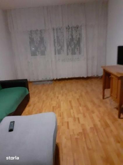 Apartament cu 3 camere decomandat în Calea lui Traian-Sud