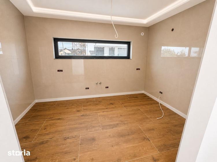 Casă cu 4 camere cu Teren 450 Mp în Podu Roș