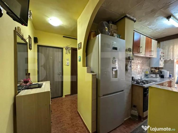Apartament de vanzare 2 camere decomandat, zona Centrala Sac - 7