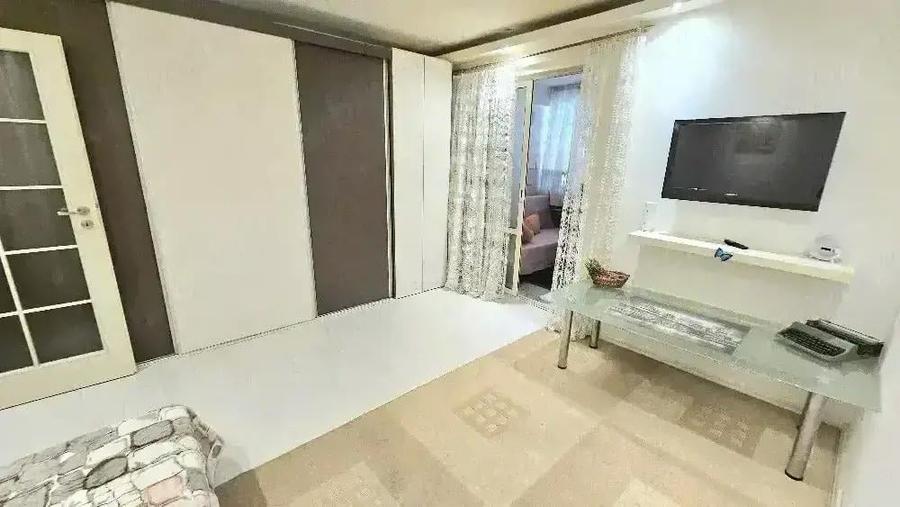 Garsoniera Drumul Taberei, Plaza Romania - 2