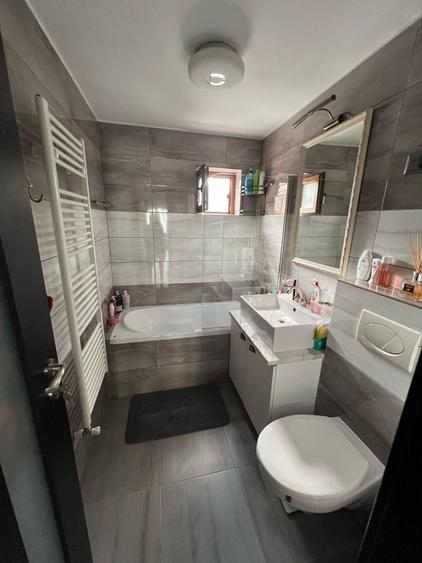 Vand apartament 2 camere decomandat - 1