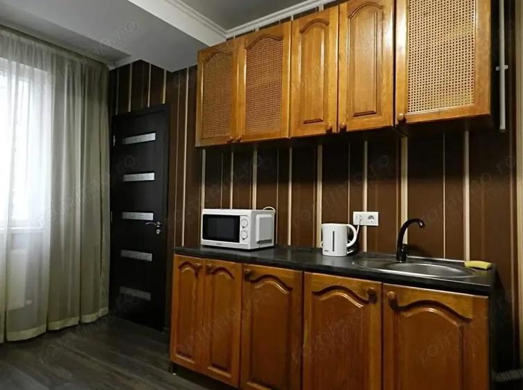 Garsoniera zona 1 Decembrie - 2