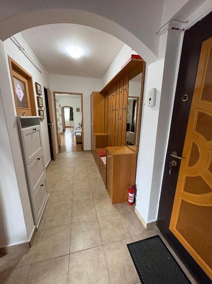 Câmpina - Apartament 3 camere-mobilat modern - 400 Euro/luna - 8