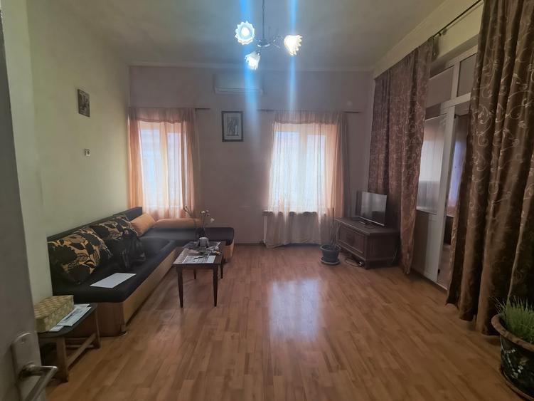 CENTRU VECHI APARTAMENT CU 3 CAMERE 75 MP PRET 152900 EURO - 1