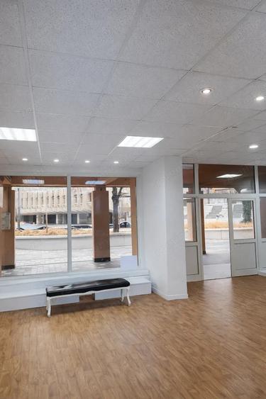 Spatiu comercial de inchiriat zona ultracentrala, Platoul Consiliului Judetean Satu Mare - 4