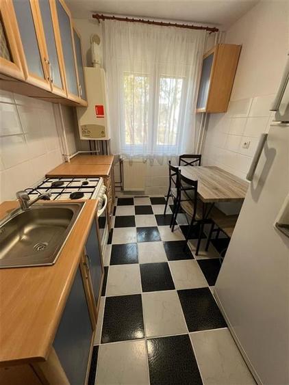 Inchiriere Apartament cu 3 camere Podu Ros - 2