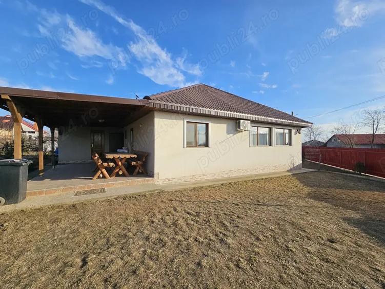 Casa de vanzare - 3 dormitoare, salon spa?ios, anexa ?i teren generos - 648 mp - 6