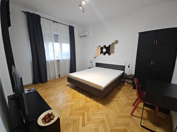 Garsoniera dubla situata pe str Batistei chiar langa gura de metrou Universitate - 2