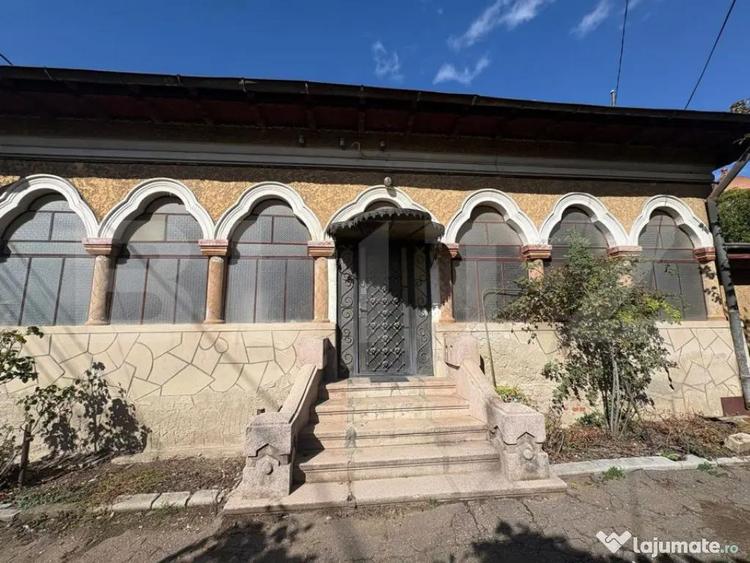 Casa de vanzare pentru renovare sau demolare zona pre - 11