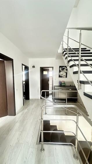 VICTORIEI zona Marul de Aur casa tip insiruita P+1+2 cu teren aferent! - 13