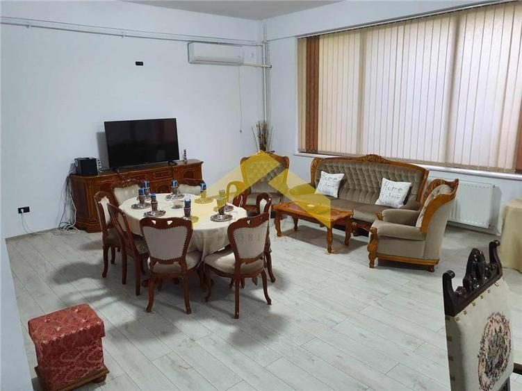 Casa pe colt cu teren de 2464 mp in ZONA MICALACA - 15