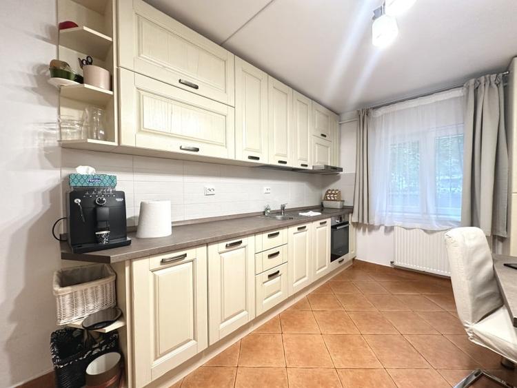 Apartament renovat, 3 camere, 60 mp utili, parter - zona Lipovei - 8