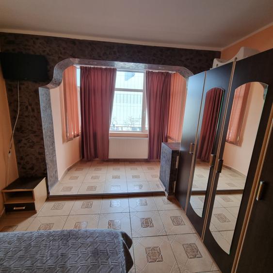 PIATA UNIRII , BD IC BRATIANU, LANGA METROU, AP 2 CAM MOBILAT SI UTILAT - 14