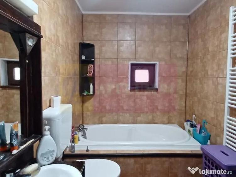 Sabareni, casa 2011, P+M 4 camere + dependin?e, curte... - 4