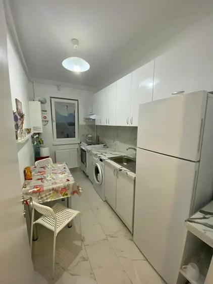 Chirie Garsoniera Mobilata Vedere Libera Parc Loc Parcare - 4