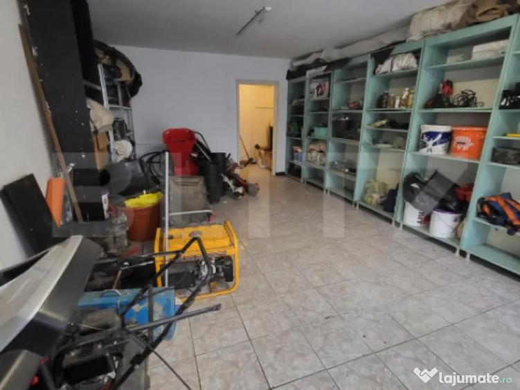 Spatiu comercial de vanzare, zona Micro III - 5