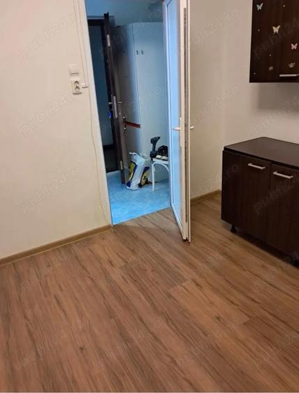 De vanzare apartament 2 camere Moreni Dambovita - 2