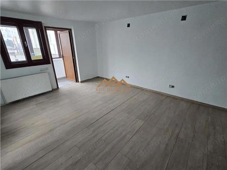 De Vanzare | Cladire + Teren | Scheia - 5