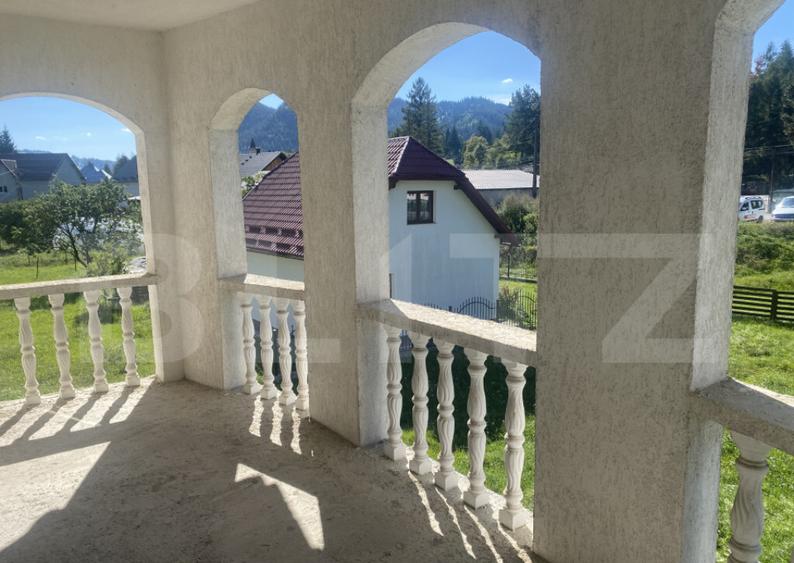 Casa de vanzare cu teren, in Pojorata, la ?osea asfalta - 8
