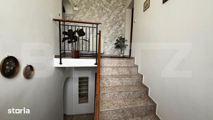 Casă cu 5 camere decomandat cu Teren 154 Mp în Craiovița Nouă
