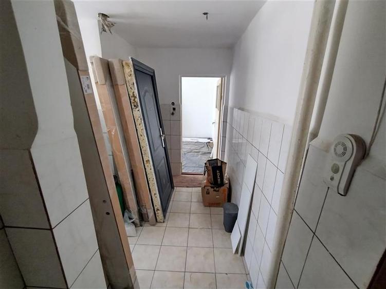 Oravita | Apt.2 Cam | Etj.1 | Zona Pompieri | Pret Negociabil - 15