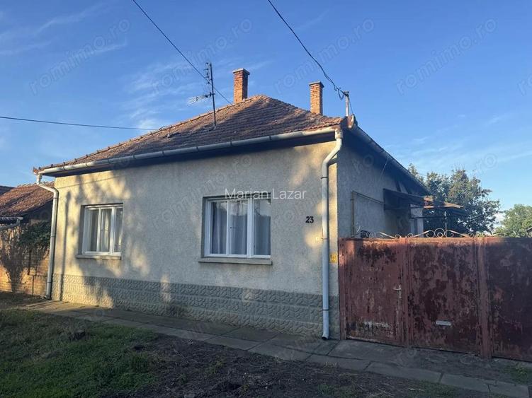 Casă cu Teren 2880 Mp în Central