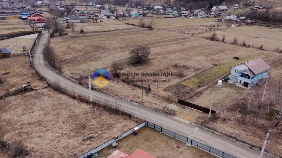 Teren Tasca  2240 mp , posibilitate parcelare - 3