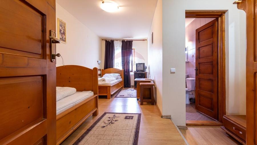 Hotel / Pensiune cu 10 camere de vanzare/Vama Buzaului - 25