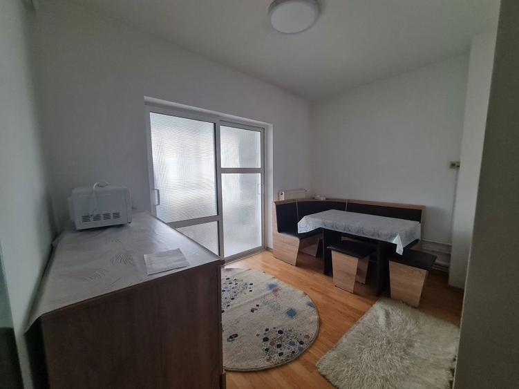 Inchiriez garsoniera zona stadion - 1