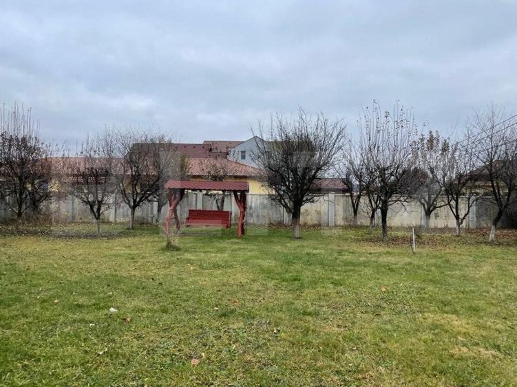 Casa cu 5 camere, 386 mp, Sangeorgiu de Mures, zona Apollo Spa - 17