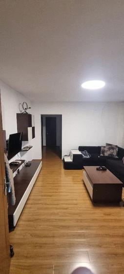Inchiriez apartament 3 camere - 7