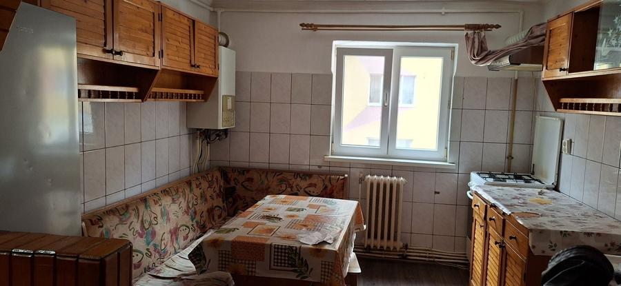 Apartament cu 2 camere nedecomandat în Cetate