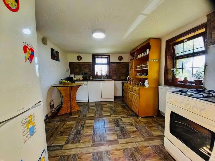 Casă cu 2 camere cu Teren 1500 Mp în Brazii