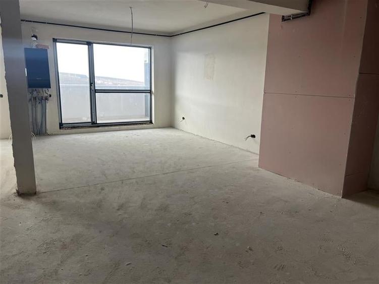 Apartament cu panorama pe 2 niveluri cu  scara interioara 115 mp si terasa  de 2 - 3