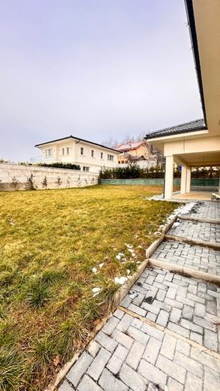 APA SARATA casa deosebita 300mp cu 2 garaje si 8ari teren! - 9